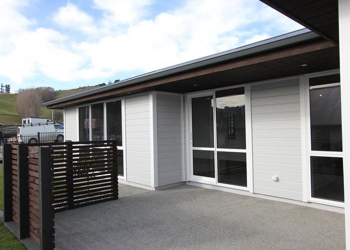  at 8 Trudi Place, Green Island, Dunedin