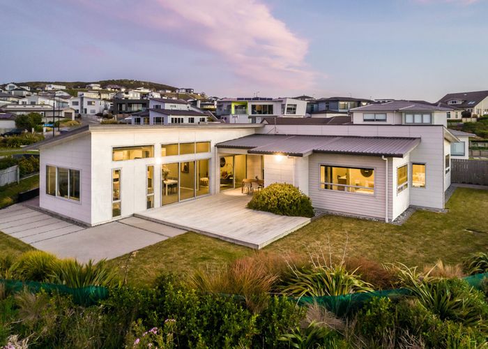  at 15 Sue Dow Lane, Aotea, Porirua