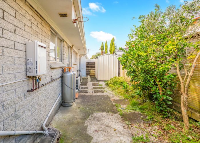  at 2/69 Rangitoto Road, Papatoetoe, Manukau City, Auckland