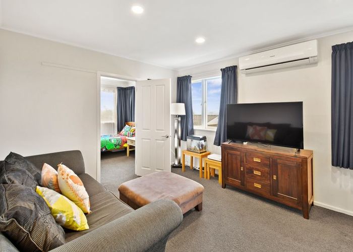  at 2/41 Clark Road, Pahurehure, Papakura