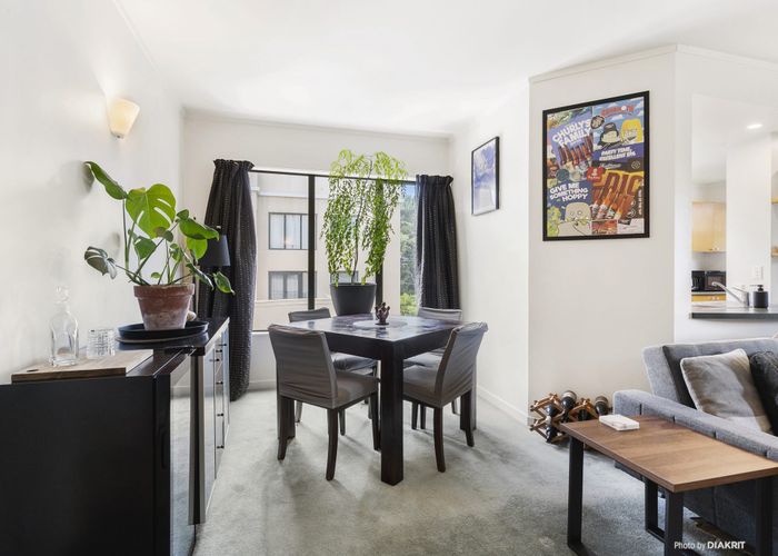  at 566M Adelaide Road, Berhampore, Wellington