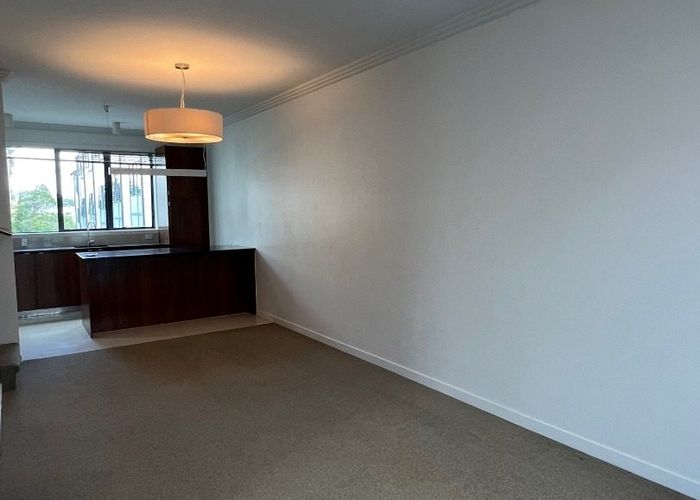  at 82 Norwood Drive, Flat Bush, Manukau City, Auckland