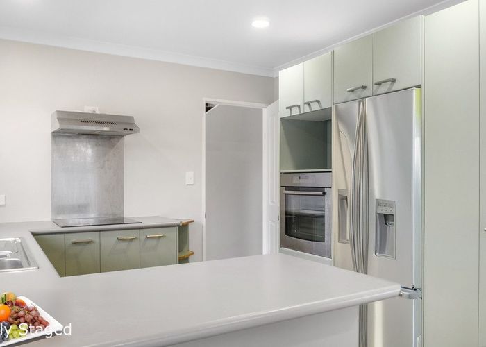  at 6 Chadlington Avenue, Henderson, Waitakere City, Auckland
