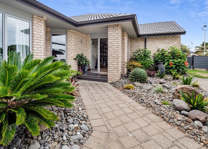  at 72 Oriental Parade, Papamoa Beach, Papamoa