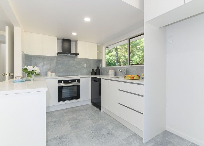  at 10/40 Radiata Lane, Chatswood, Auckland