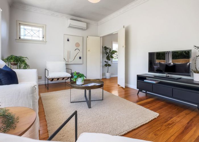  at 8A Warren Avenue, Three Kings, Auckland