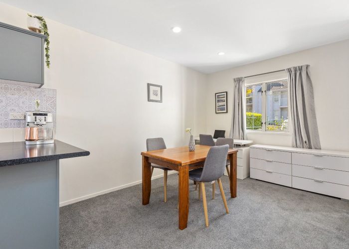  at 69 Winery Way, Henderson, Waitakere City, Auckland