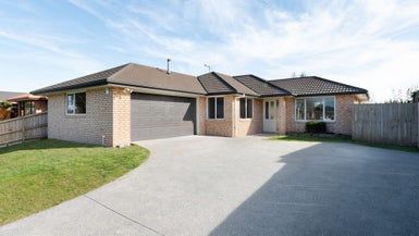  at 30 Finchley Place, Hamilton East, Hamilton