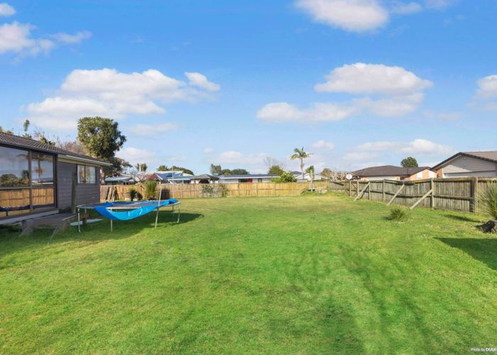  at 7 Poinsettia Place, Henderson, Auckland