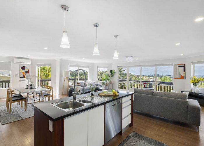  at 941 East Coast Road, Torbay, North Shore City, Auckland