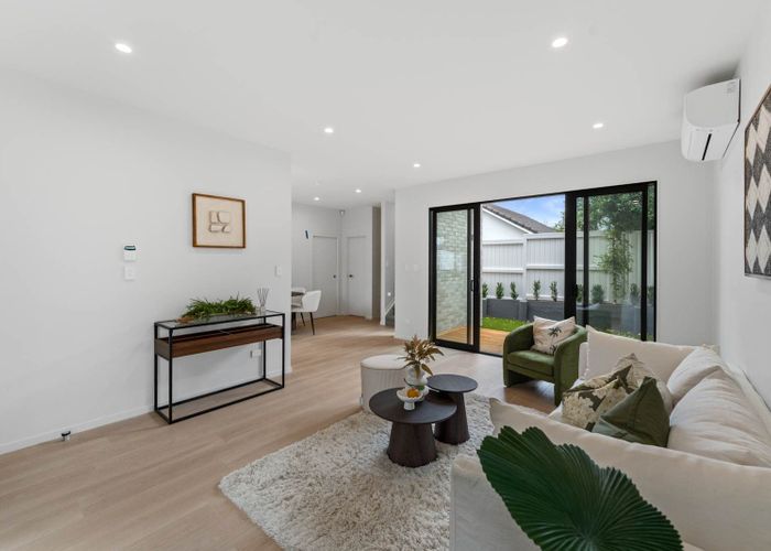  at 2D Coronation Street, Belmont, North Shore City, Auckland