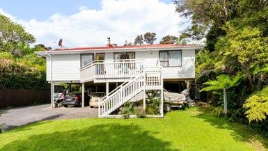  at 18 Victory Road, Laingholm, Auckland