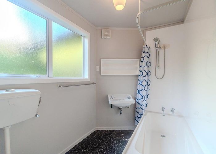  at Flat 2/106A  Newlands Road, Newlands, Wellington, Wellington