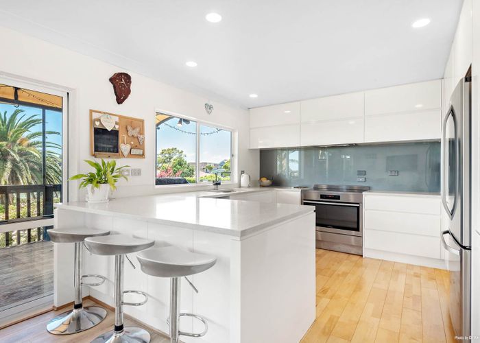  at 92 First View Avenue, Beachlands, Auckland