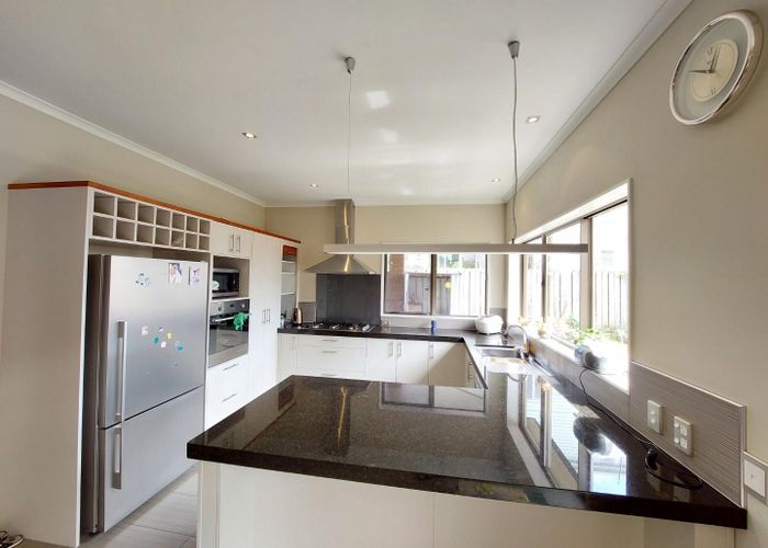  at 16H Lincoln Road, Henderson, Waitakere City, Auckland