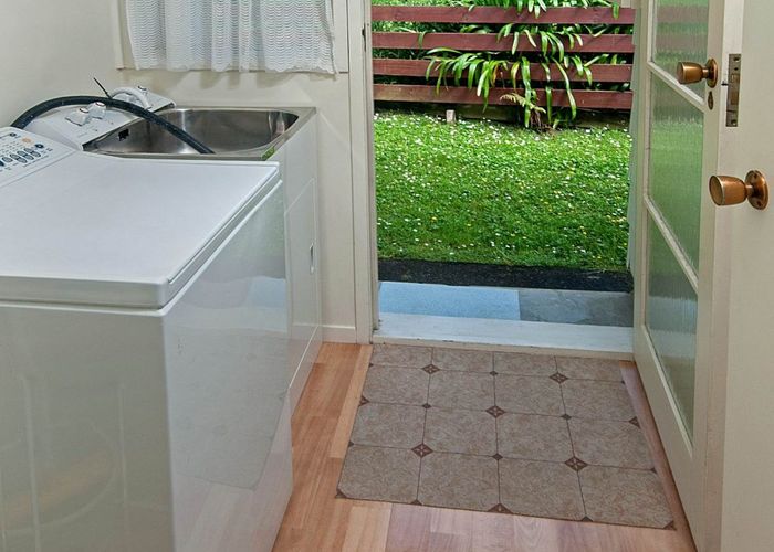  at 9 Andelko Place, Henderson, Waitakere City, Auckland