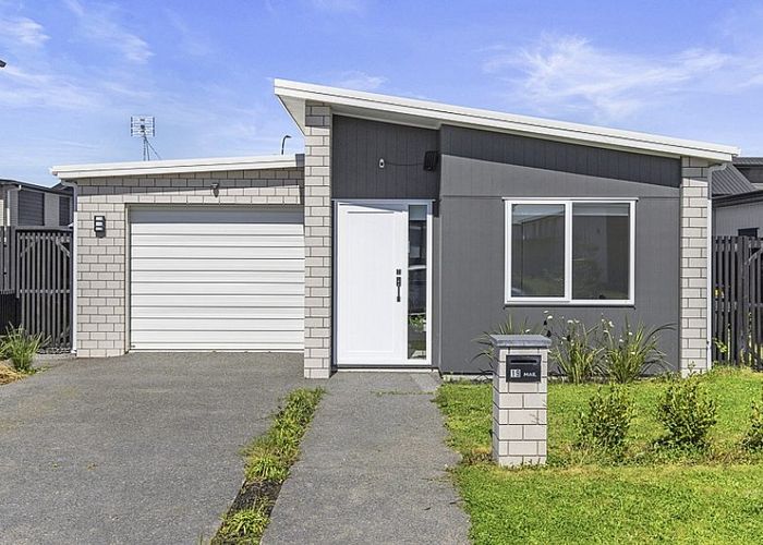  at 19 Ogilvie Avenue, Chartwell, Hamilton