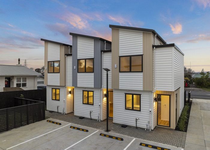  at 101&103 Botany Road, Botany Downs, Manukau City, Auckland