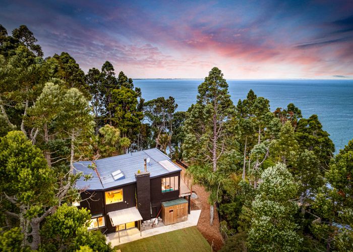  at 31 Arama Avenue, Titirangi, Waitakere City, Auckland