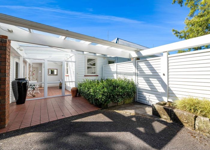  at 568 South Road, Omata, New Plymouth, Taranaki