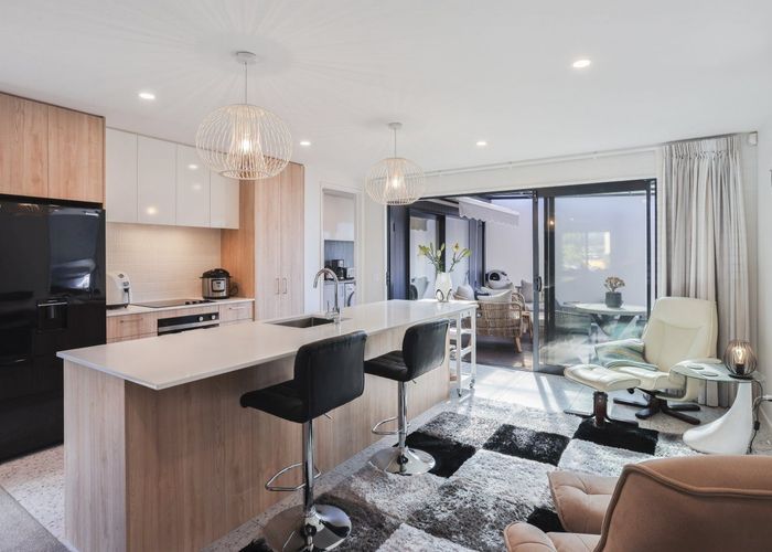  at 15 Eminence Drive, Northwood , Christchurch City, Canterbury