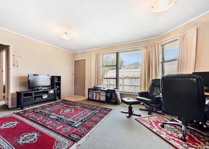  at 4/222 Edmonton Road, Te Atatu South, Auckland