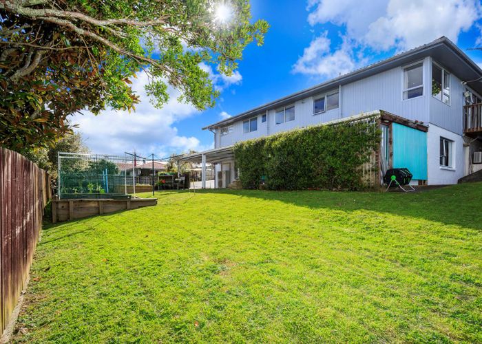  at 95 Weatherly Road, Torbay, Auckland