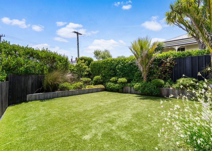  at 1/14 Colonial Road, Birkenhead, North Shore City, Auckland