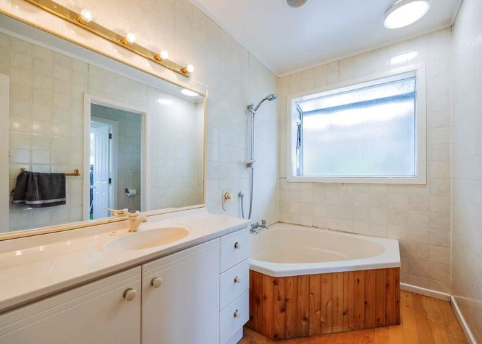  at 6 William Souter Street, Forrest Hill, North Shore City, Auckland