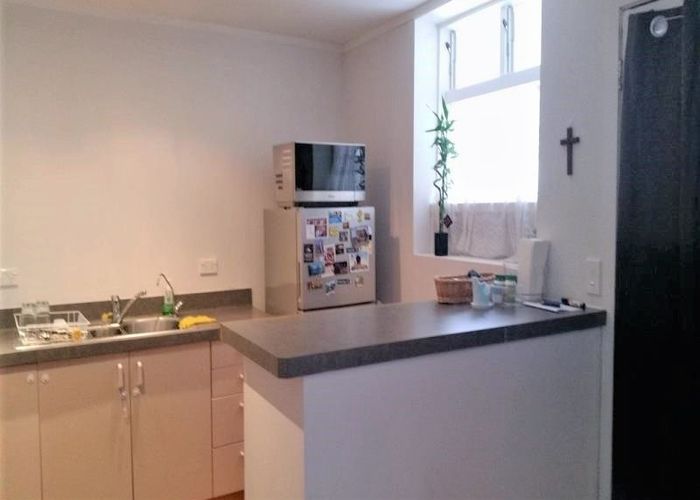  at 1B Gaede Terrace, Sunnyvale, Waitakere City, Auckland