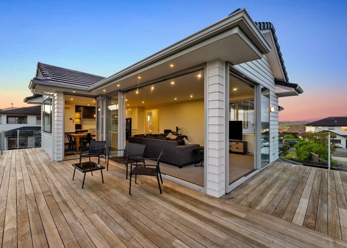  at 10 Walter Crescent, Silverdale, Silverdale