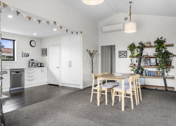  at 7 Beeston Place, Redwood, Christchurch