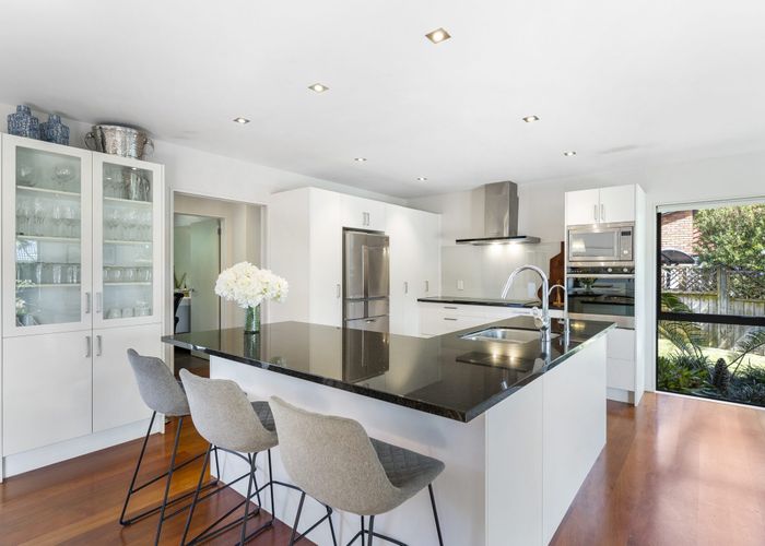  at 43 Kenmure Avenue, Forrest Hill, Auckland