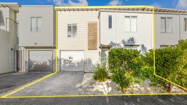  at 32 Albionvale Road, Glen Eden, Auckland