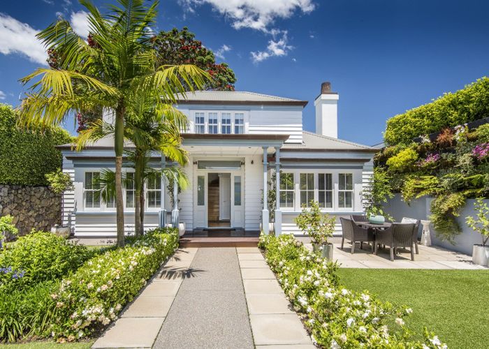 For sale 13 Stanley Point Road, Stanley Point, Auckland homes.co.nz