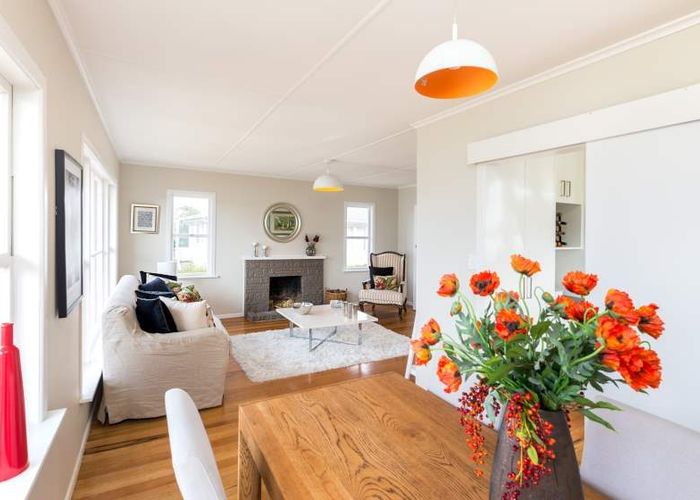  at 215 Sunnynook Road, Sunnynook, North Shore City, Auckland