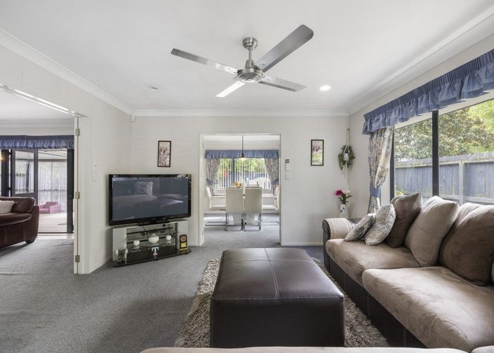  at 7 Len Garlick Place, Pahurehure, Papakura