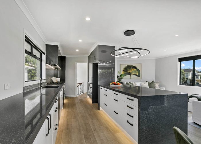  at 2A Redwood Drive, Massey, Waitakere City, Auckland