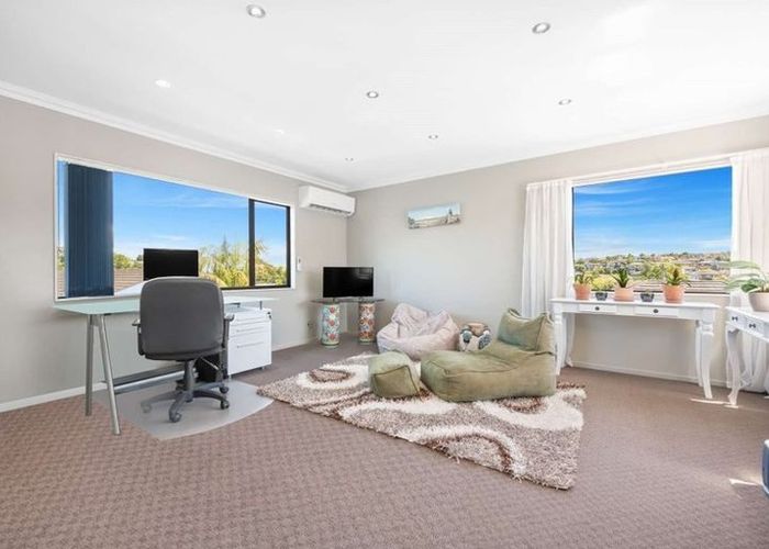  at 9 Jomard Terrace, Northcross, North Shore City, Auckland