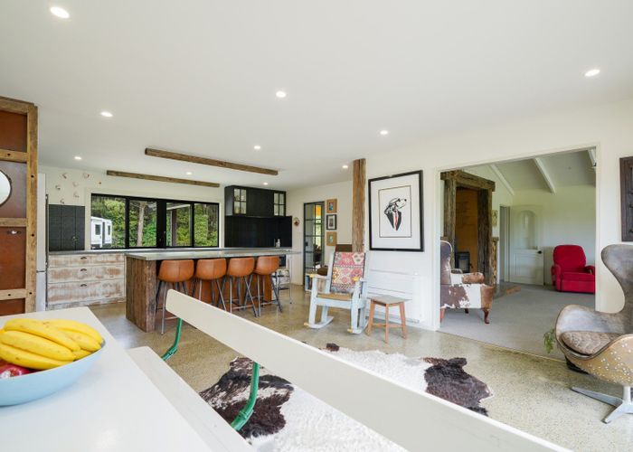  at 102 Black Road, Otatara
