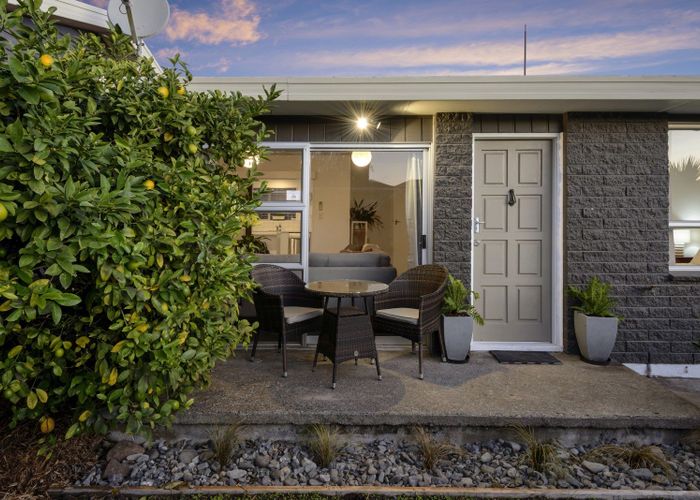  at 2/34 Picton Avenue, Riccarton, Christchurch