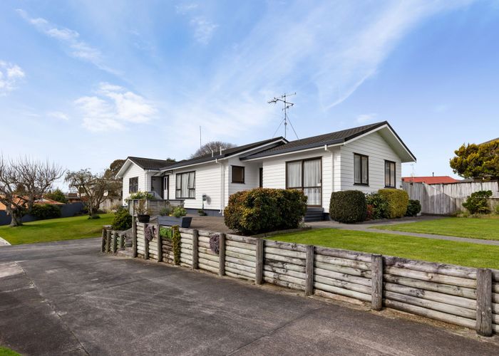  at 43 Lansdowne Crescent, Glenview, Hamilton, Waikato
