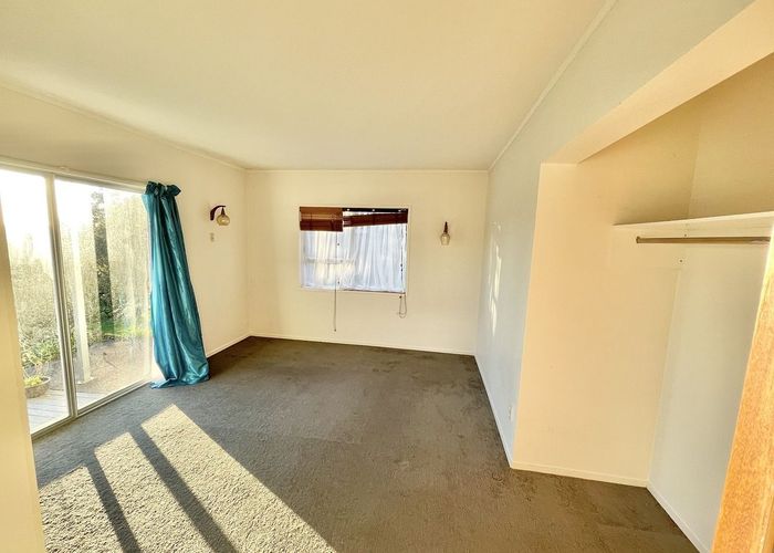  at 36 Sunset Road, Unsworth Heights, North Shore City, Auckland