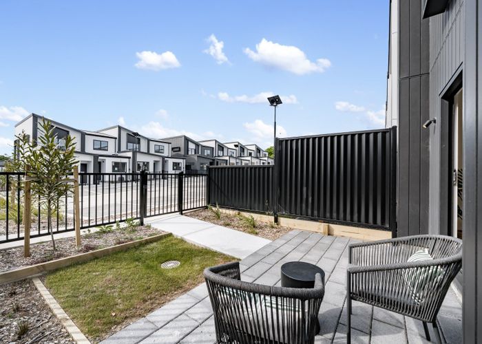  at 1/4 Glenburn Road, Hobsonville, Waitakere City, Auckland