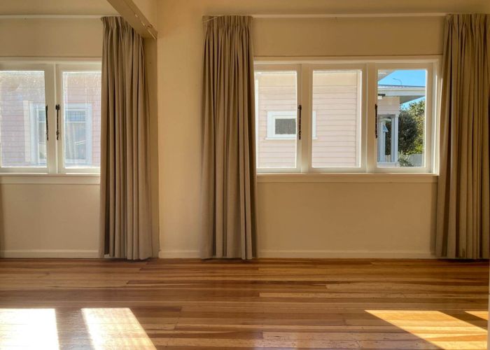  at 9 Mount Roskill Road, Mount Roskill, Auckland