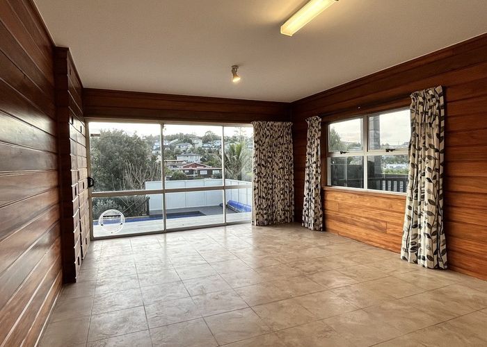  at 8 Ponui Place, Mairangi Bay, North Shore City, Auckland