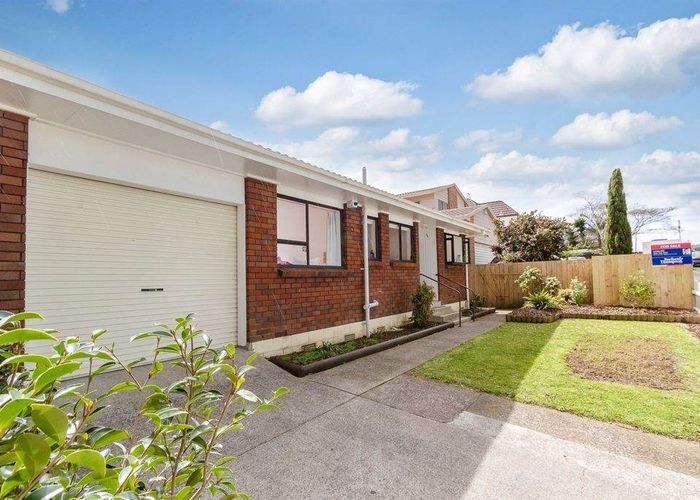  at 3/131 Botany Road, Botany Downs, Manukau City, Auckland