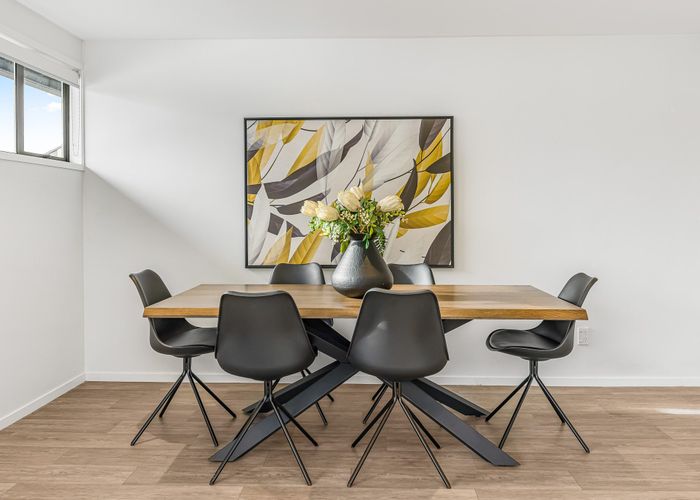  at 4/108-112 Unsworth Drive, Unsworth Heights, North Shore City, Auckland