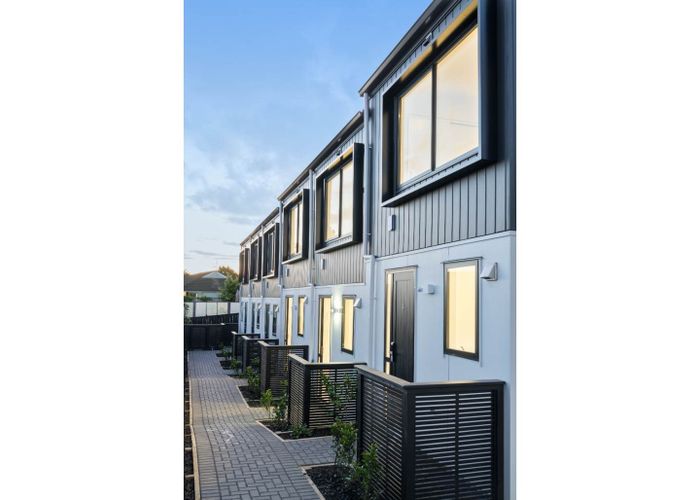  at 5/11 Jaemont Ave, Te Atatu South, Waitakere City, Auckland