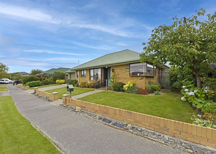  at 52 Kintyre Drive, Broomfield, Christchurch